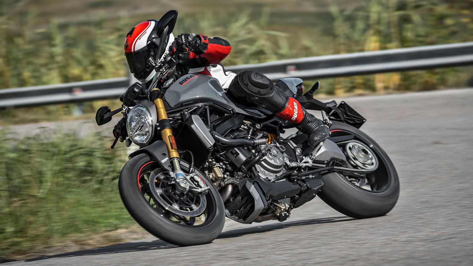 Ducati Monster 1200S